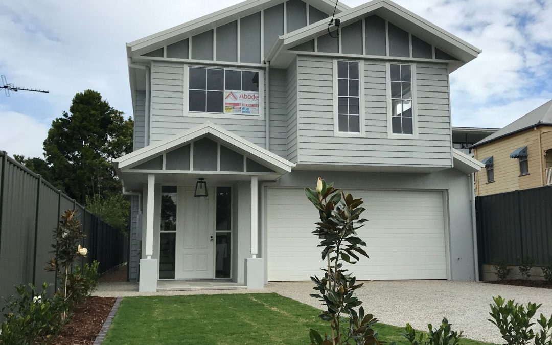 Cleveland, QLD House Painter Achieves Hamptons Style Homes